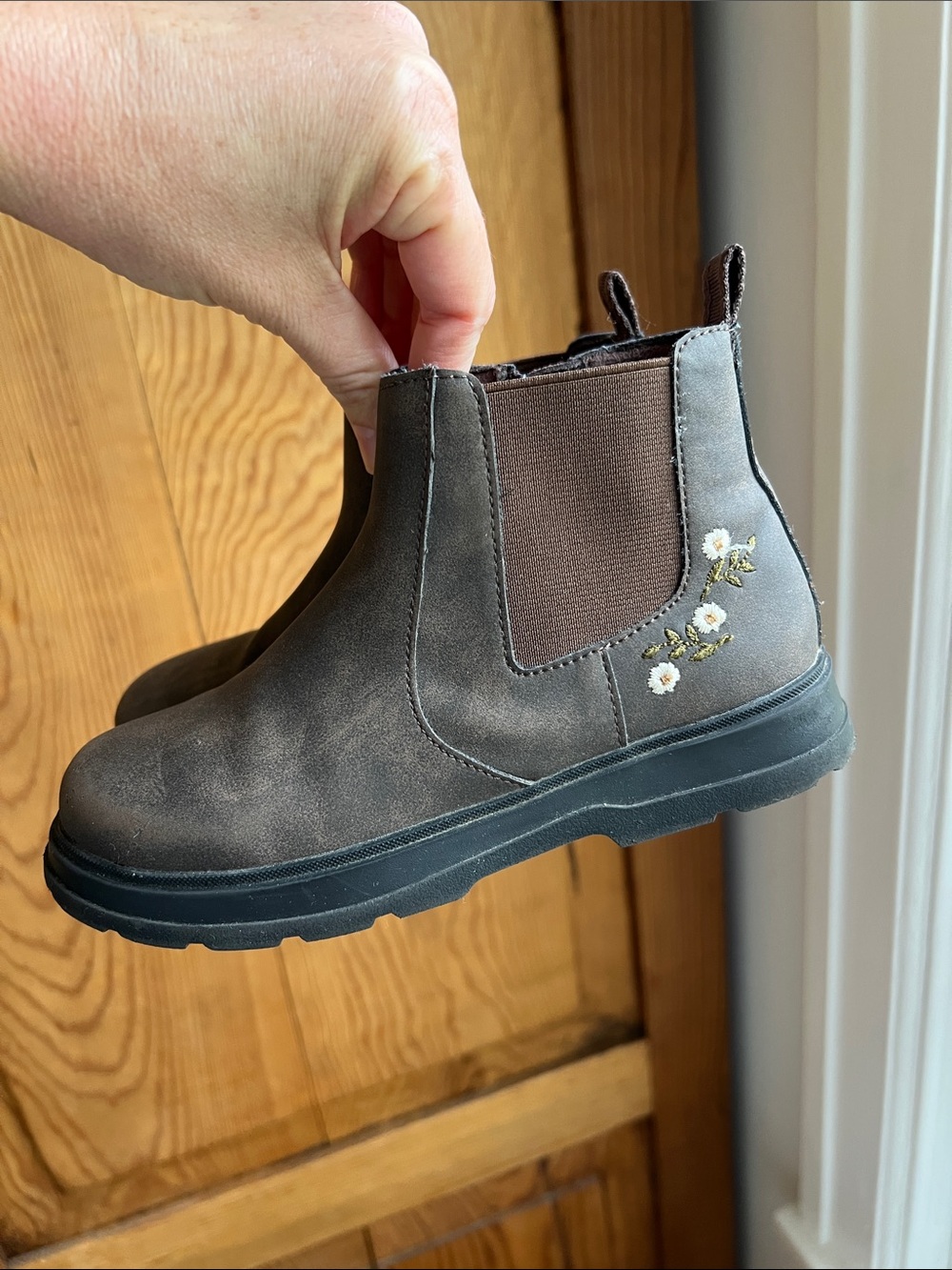 Zara | Kids Chelsea Boots in Dark Brown with Embroidered Floral Accent